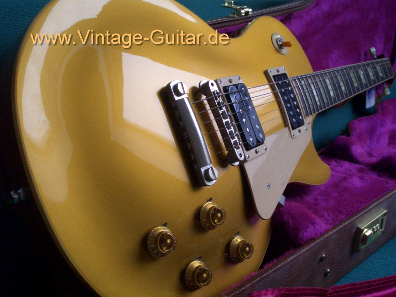 Gibson Les Paul Classic 80th birthday goldtop 1.jpg